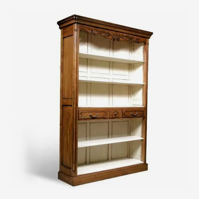 Avignon bookshelf