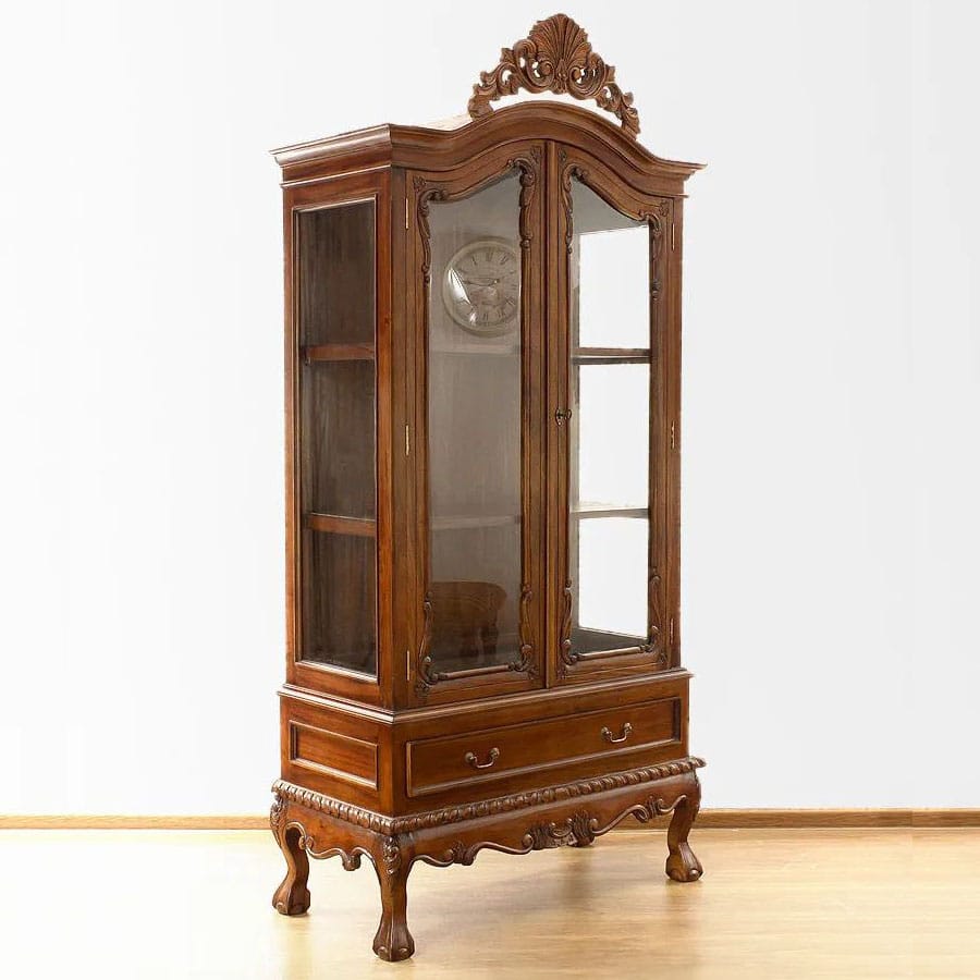 Chippendale vitrine